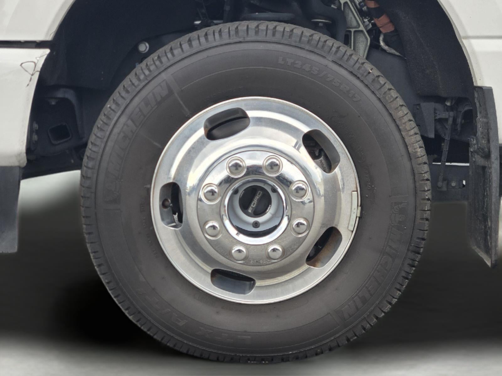 2025 Ford Super Duty F-350 DRW Platinum