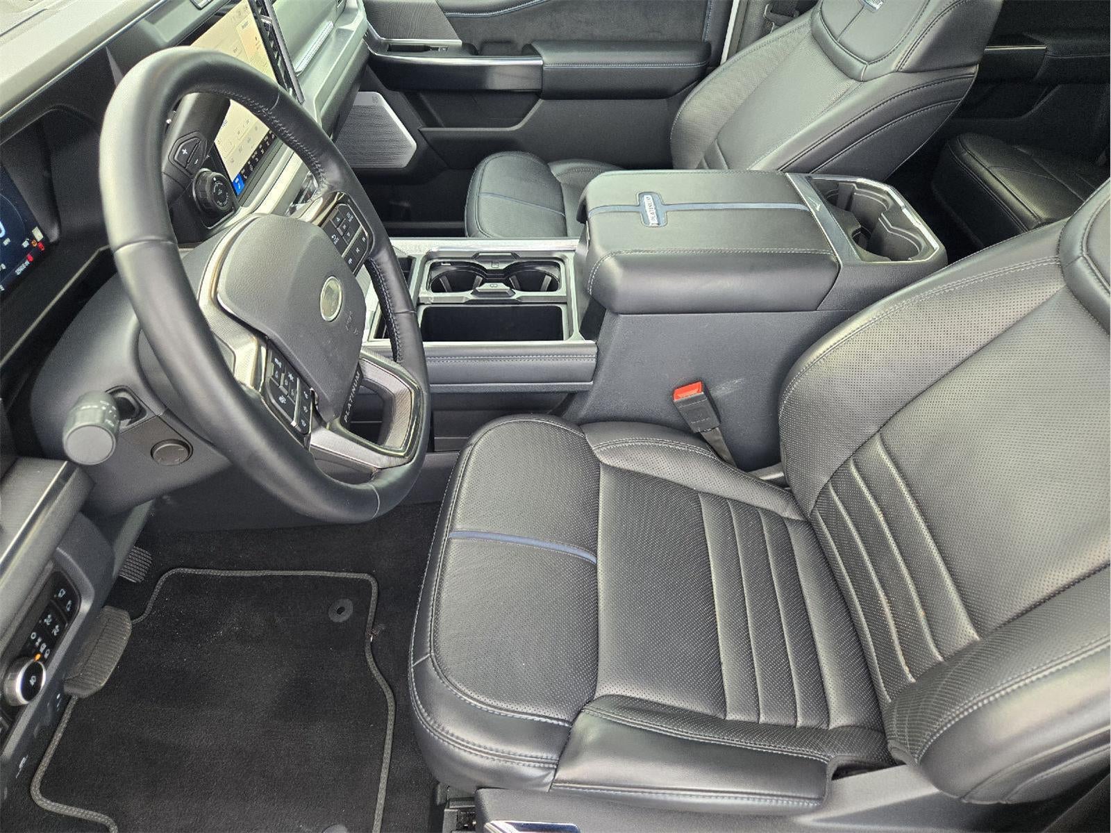 2025 Ford Super Duty F-350 DRW Platinum
