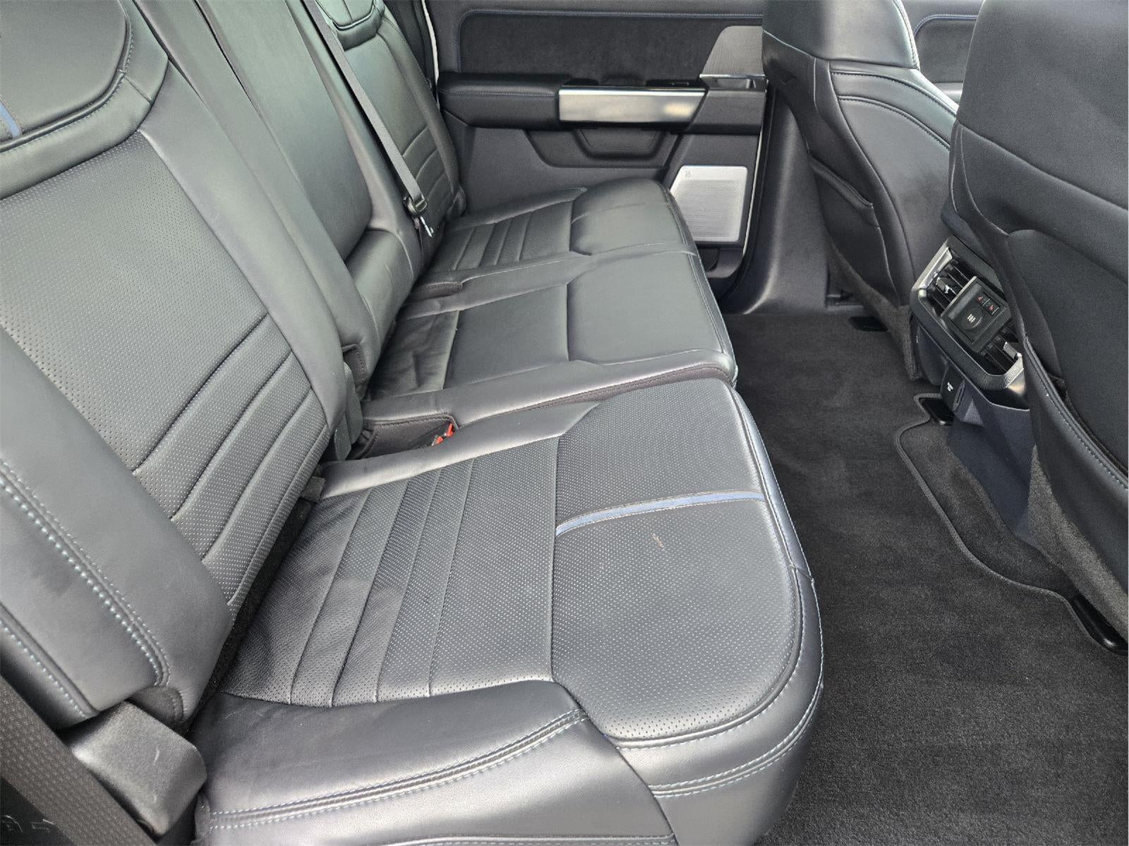 2025 Ford Super Duty F-350 DRW Platinum