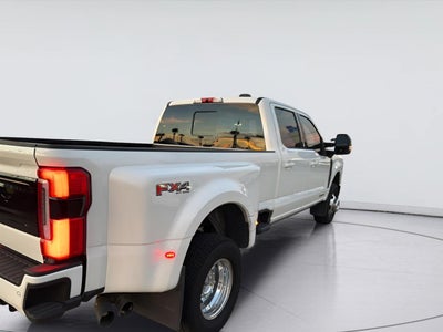2025 Ford Super Duty F-350 Drw Platinum