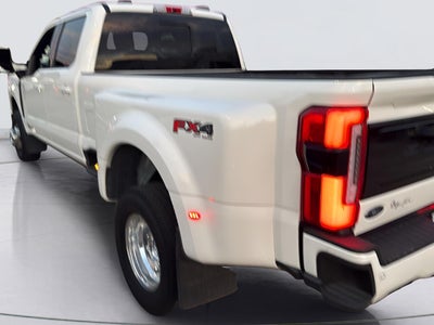 2025 Ford Super Duty F-350 Drw Platinum