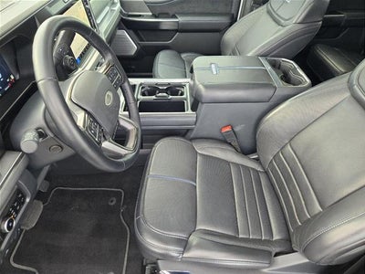 2025 Ford Super Duty F-350 DRW Platinum