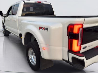 2025 Ford Super Duty F-350 DRW Platinum