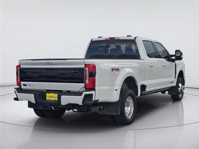 2025 Ford Super Duty F-350 DRW Platinum