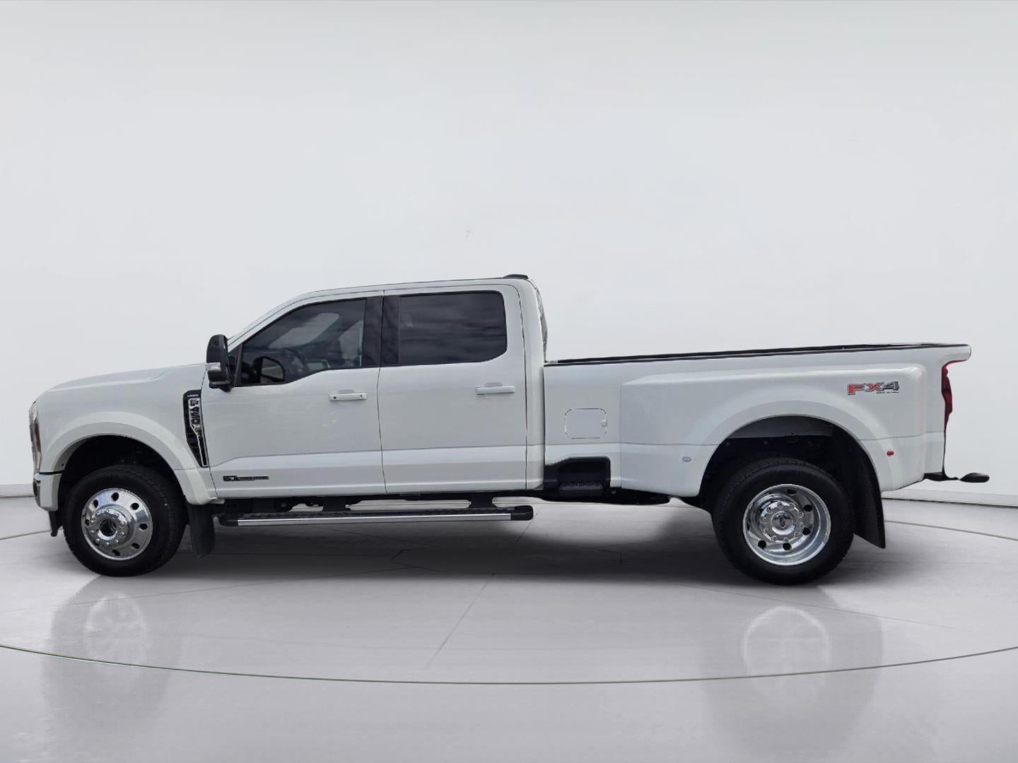2026 Ford Super Duty F-450 DRW Lariat