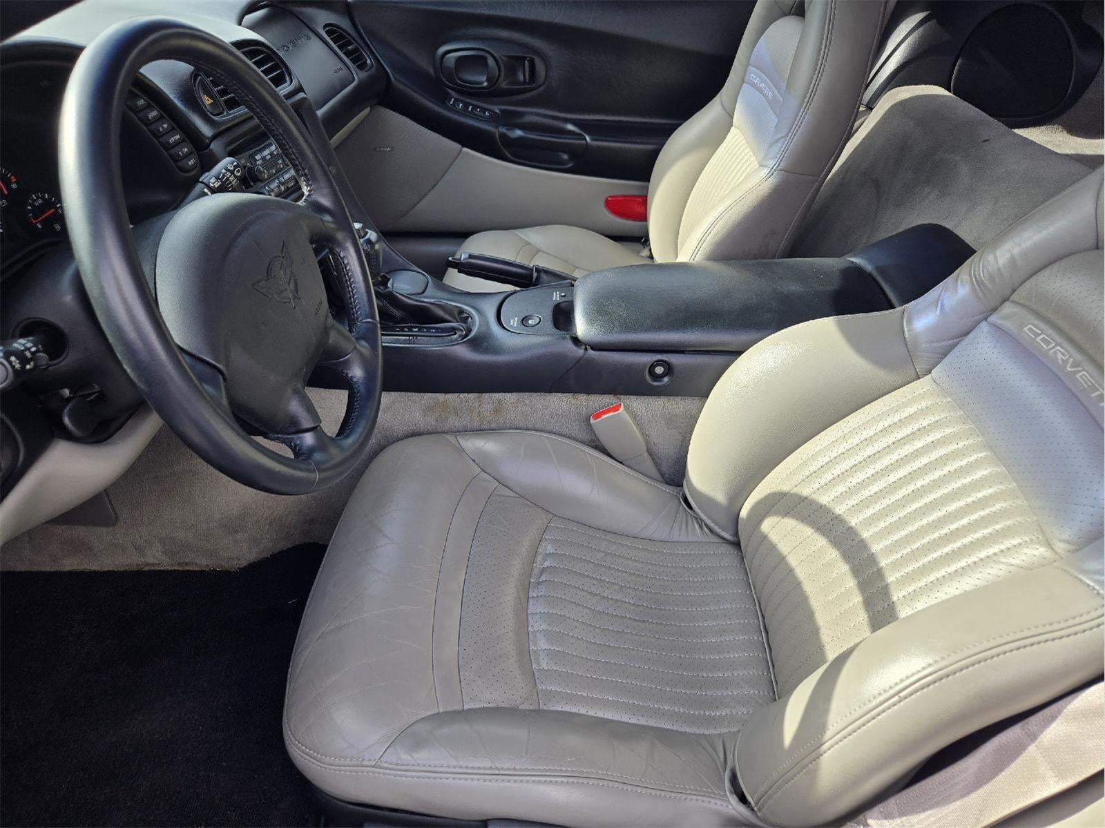 2004 Chevrolet Corvette Base