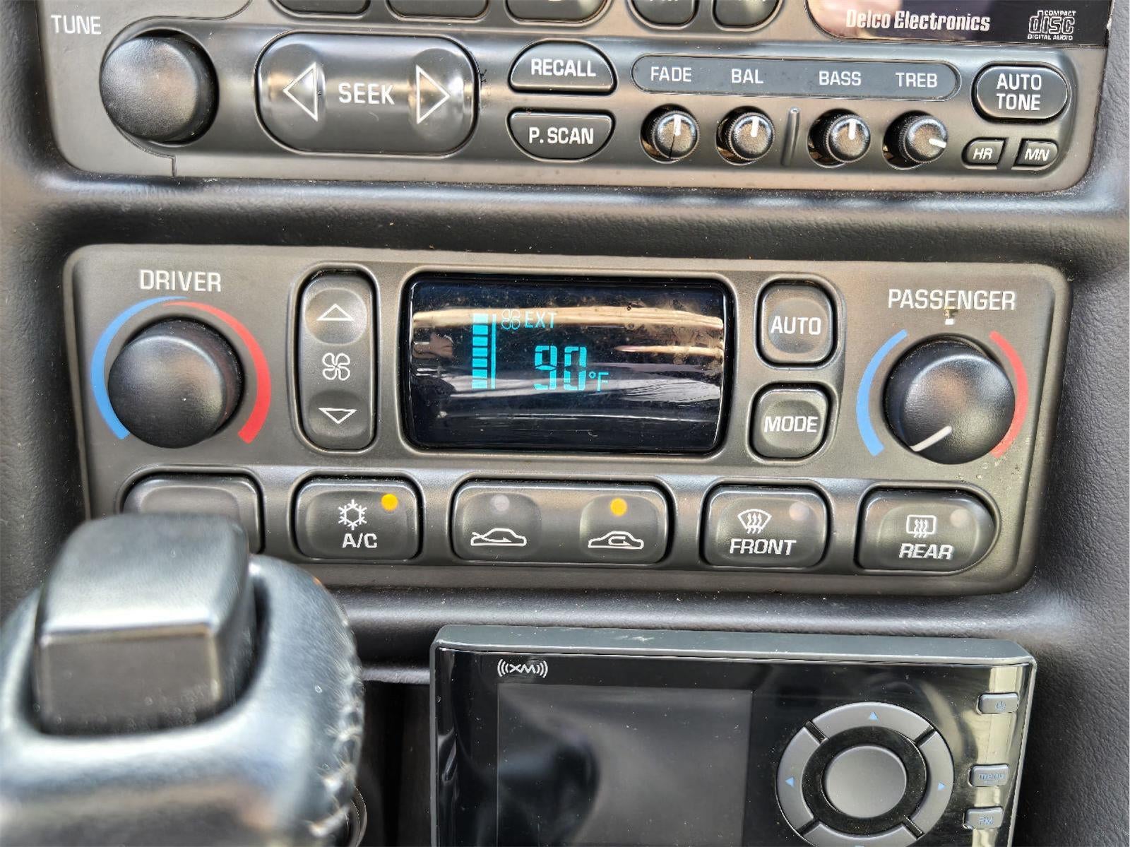 2004 Chevrolet Corvette Base
