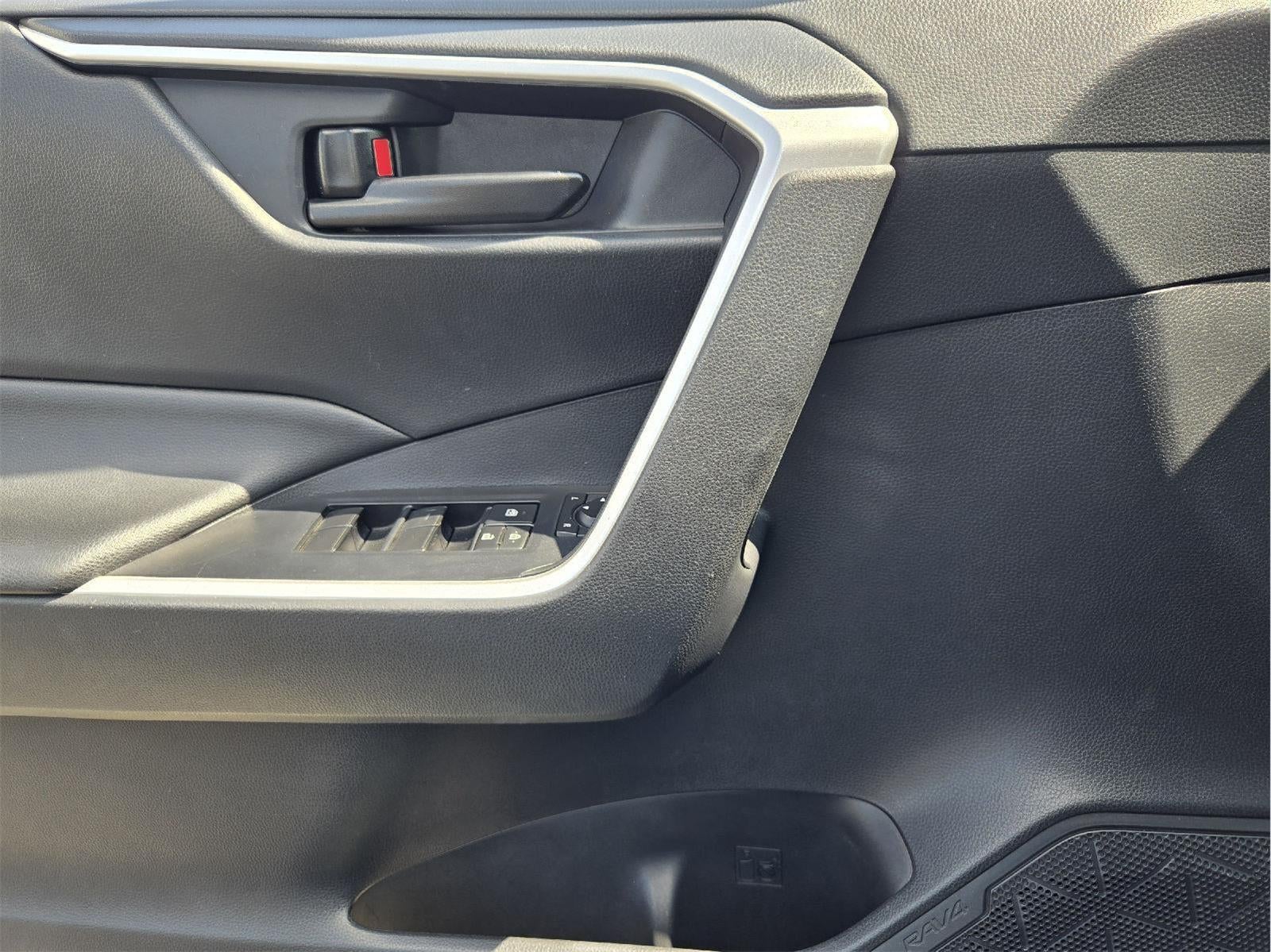 2019 Toyota RAV4 Hybrid LE