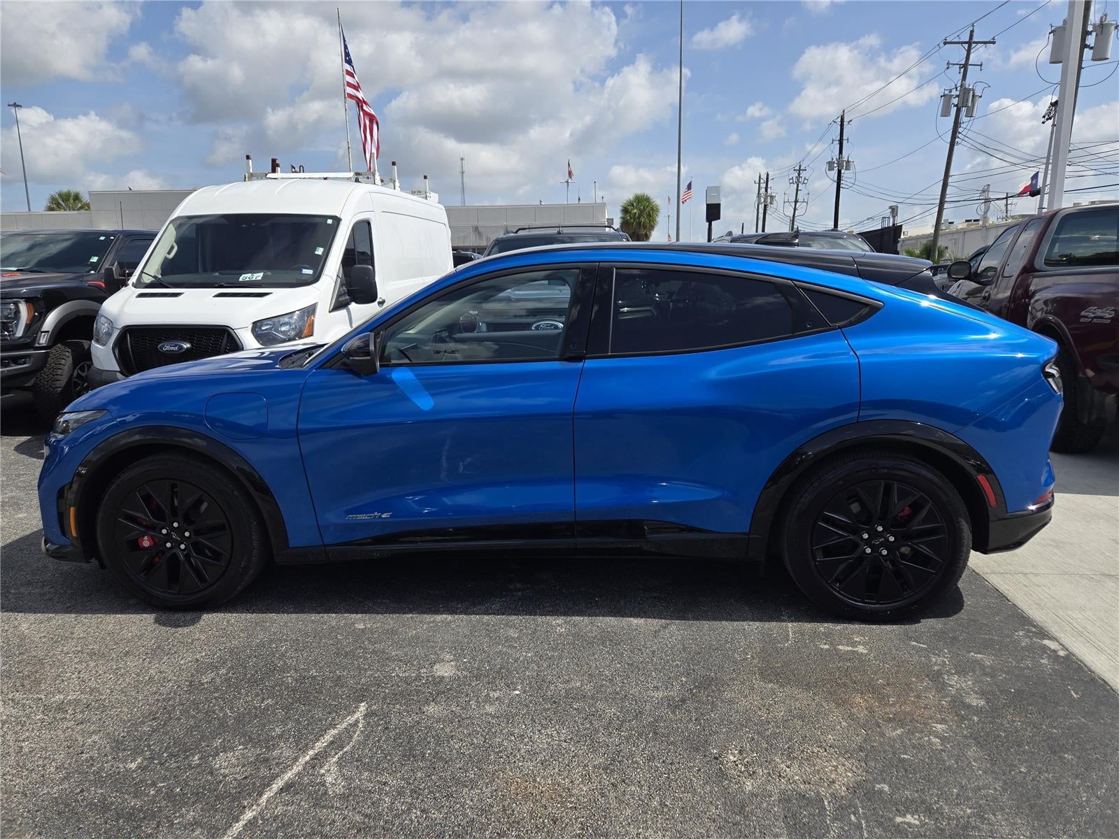 2025 Ford MUSTANG MACH-E PREMIUM