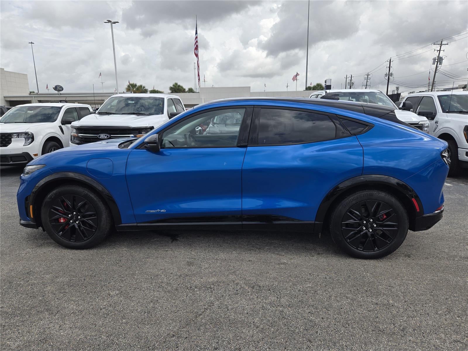 2025 Ford MUSTANG MACH-E PREMIUM