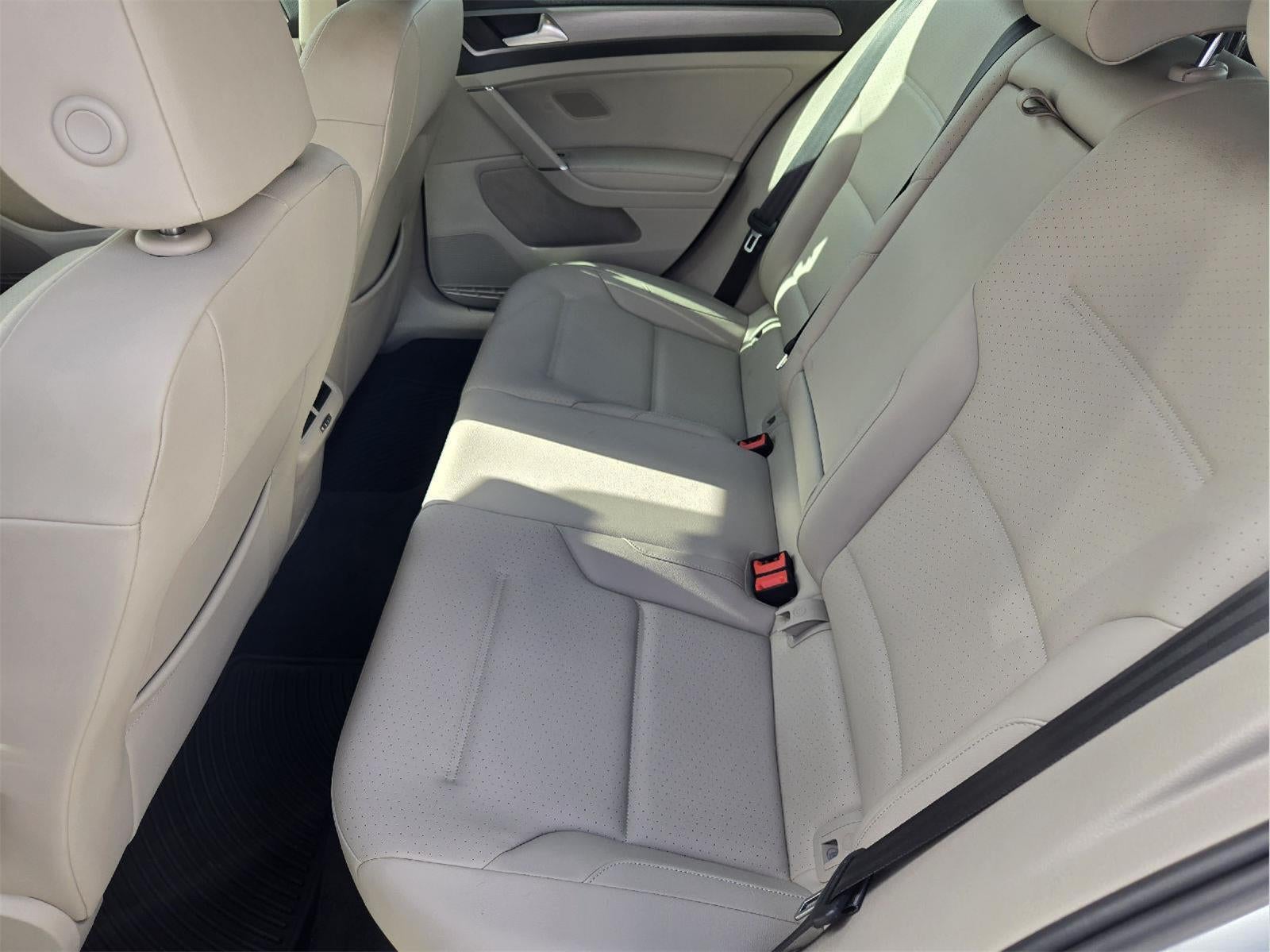 2017 Volkswagen Golf TSI SE