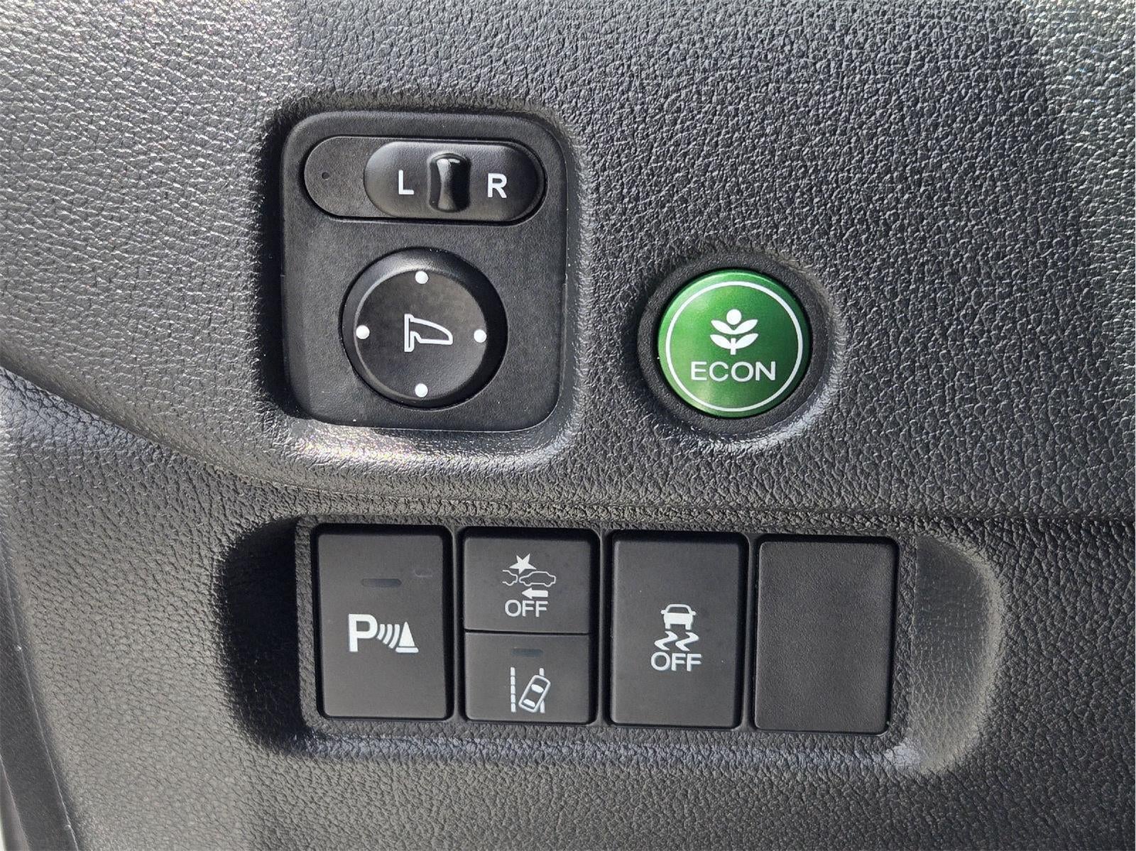 2021 Honda Pilot Touring w/Rear Captain's Chairs