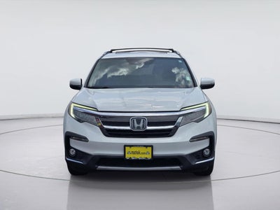 2021 Honda Pilot Touring w/Rear Captain's Chairs
