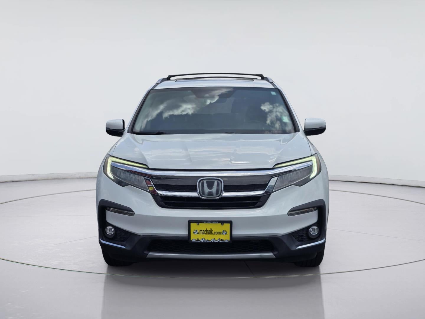 2021 Honda Pilot Touring w/Rear Captain's Chairs