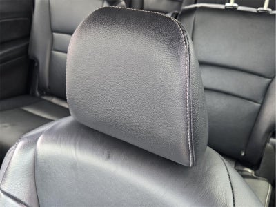 2021 Honda Pilot Touring w/Rear Captain's Chairs