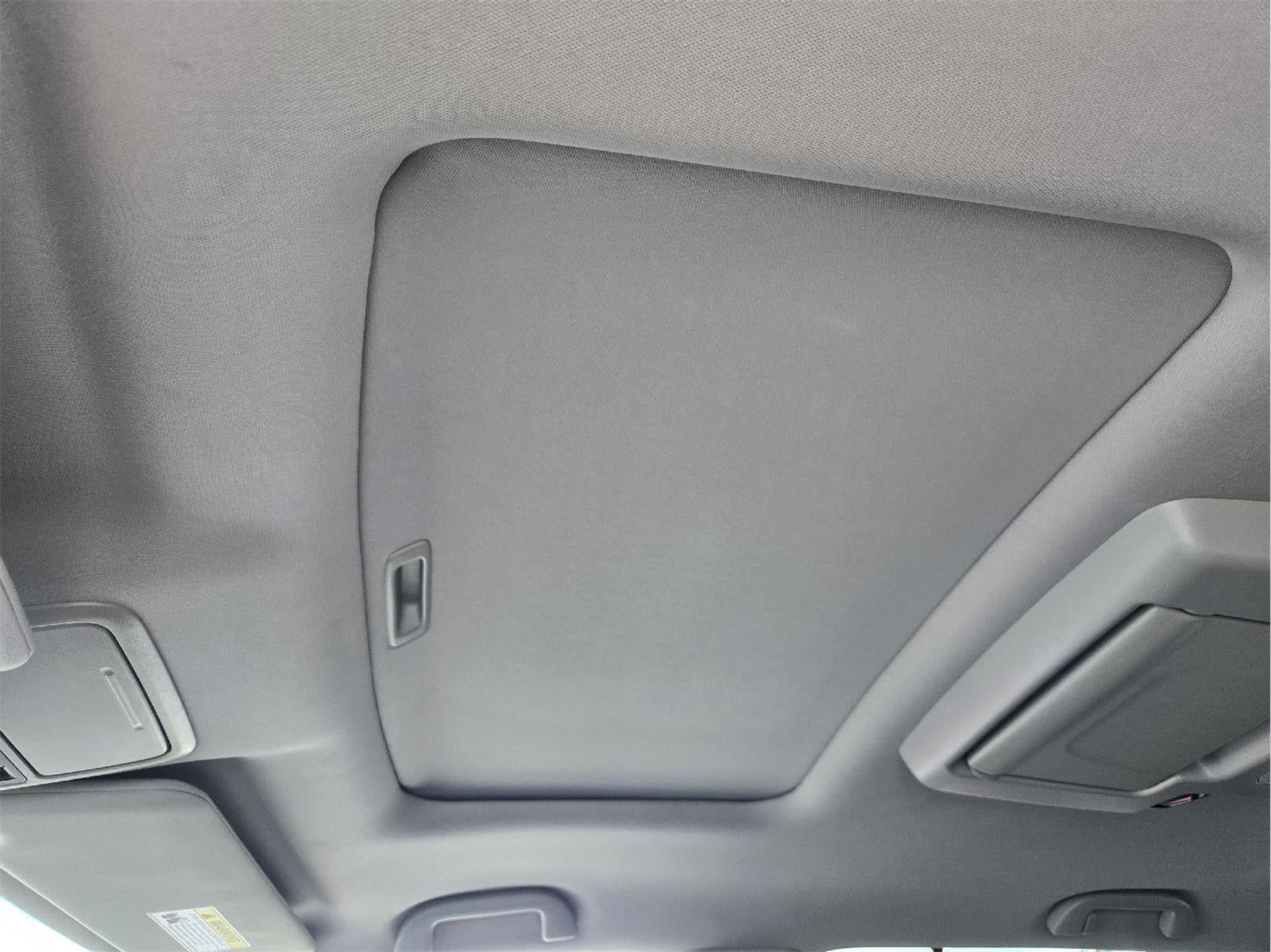 2021 Honda Pilot Touring w/Rear Captain's Chairs