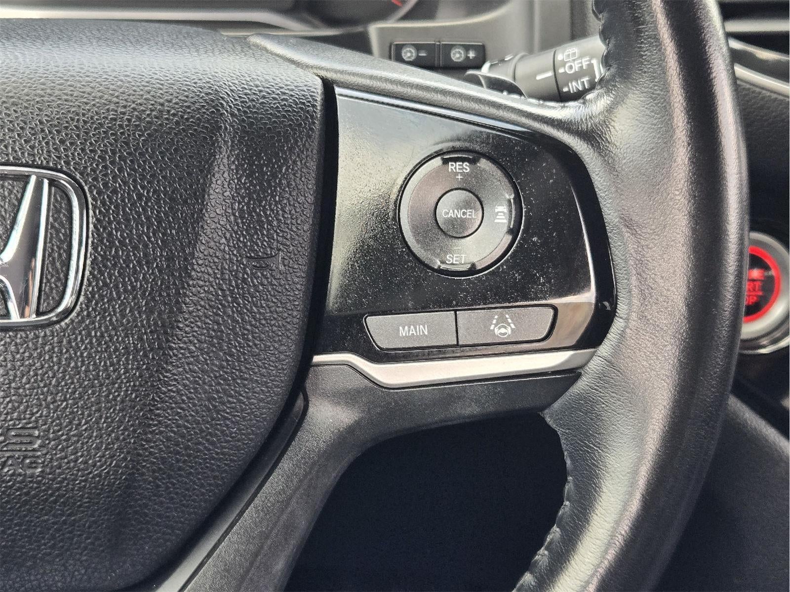 2021 Honda Pilot Touring w/Rear Captain's Chairs
