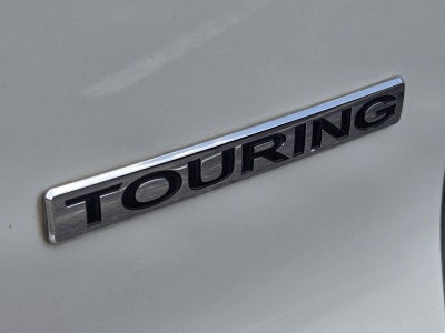 2021 Honda Pilot Touring w/Rear Captain's Chairs