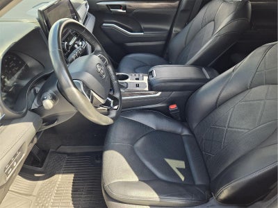 2023 Toyota Highlander Platinum