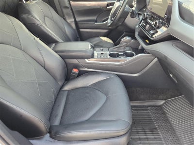 2023 Toyota Highlander Platinum