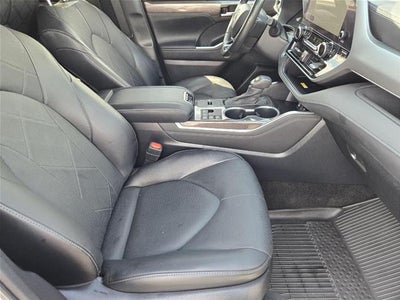 2023 Toyota Highlander Platinum