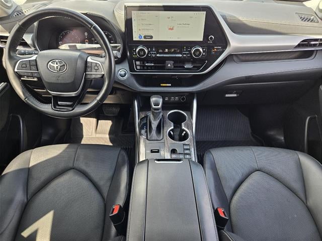2023 Toyota Highlander Platinum