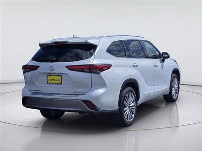 2023 Toyota Highlander Platinum