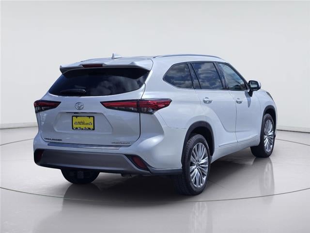 2023 Toyota Highlander Platinum