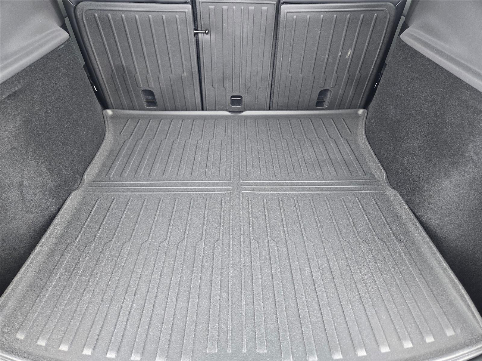 2026 Tesla Model Y Base