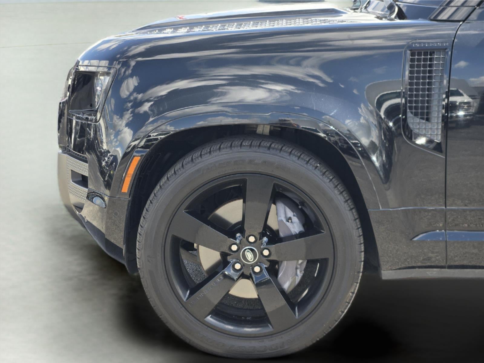 2022 Land Rover Defender X-Dynamic HSE