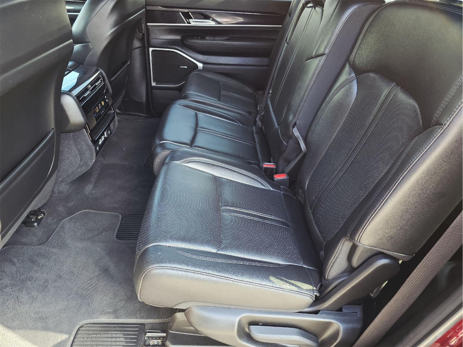 2023 Jeep Wagoneer BASE
