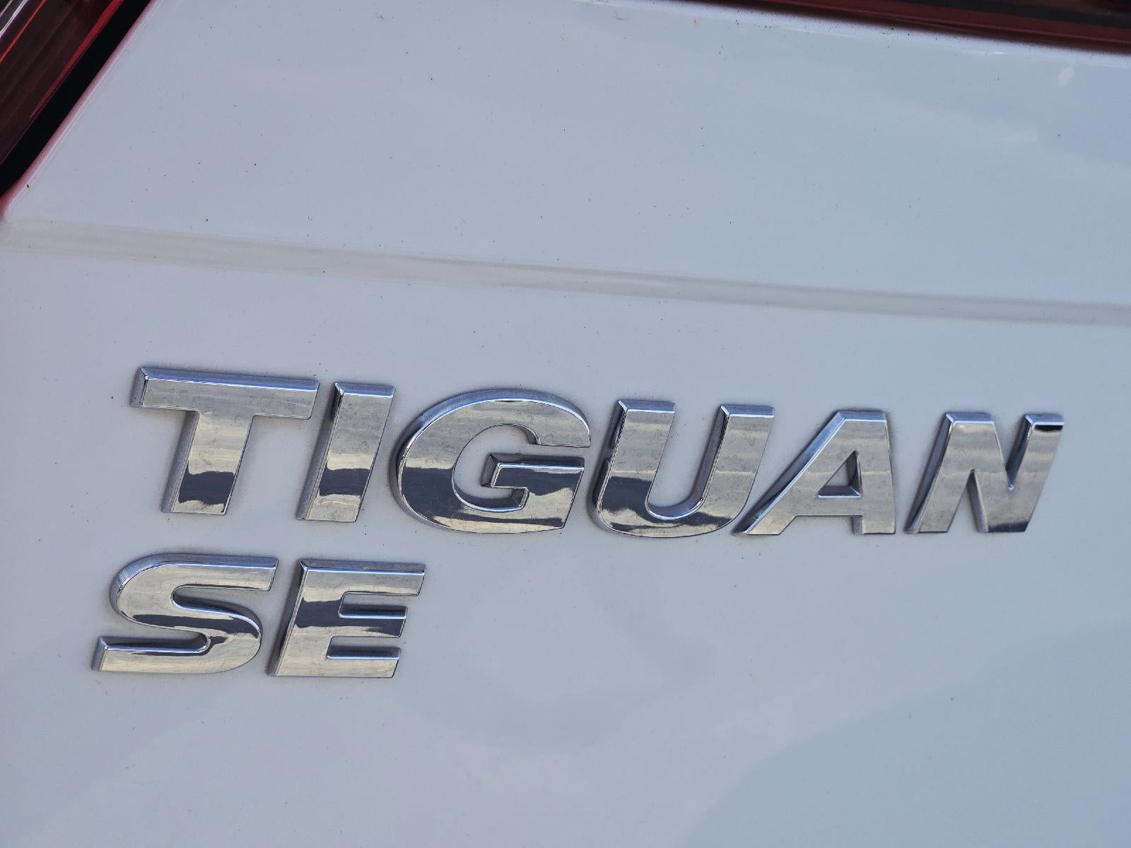 2021 Volkswagen Tiguan SE R-Line Black