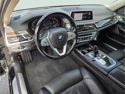 2022 BMW 7 Series 740i