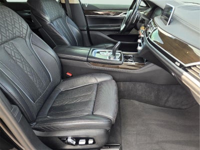 2022 BMW 7 Series 740i