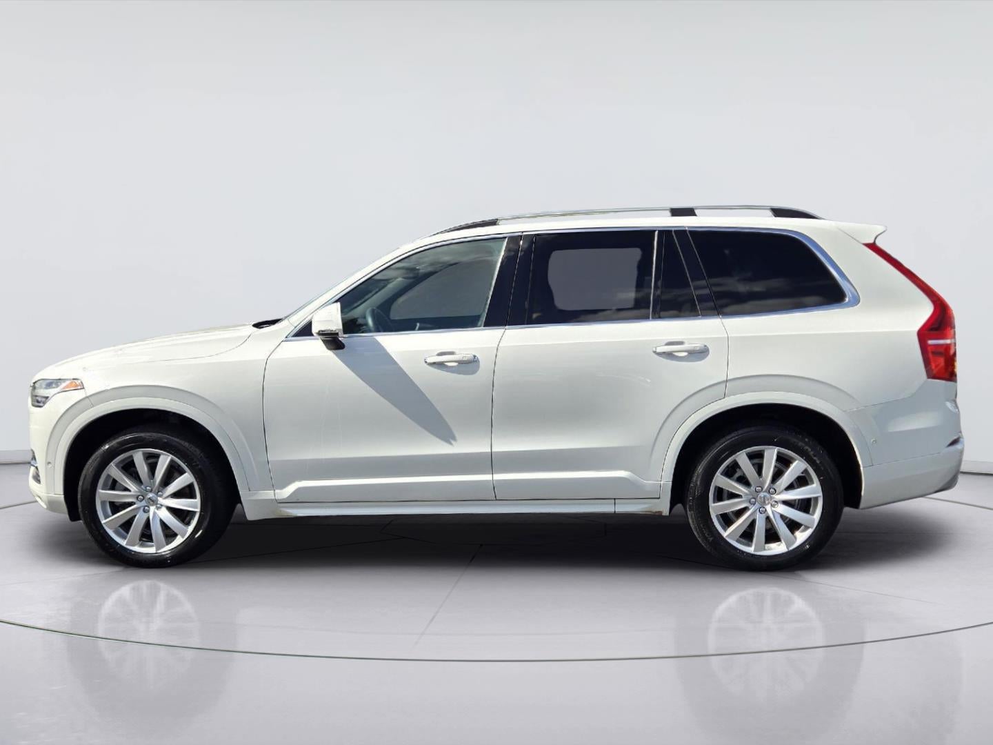 2017 Volvo XC90 Momentum