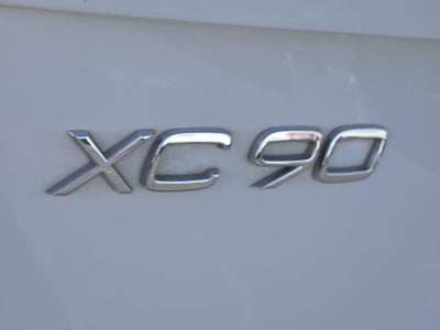 2017 Volvo XC90 Momentum
