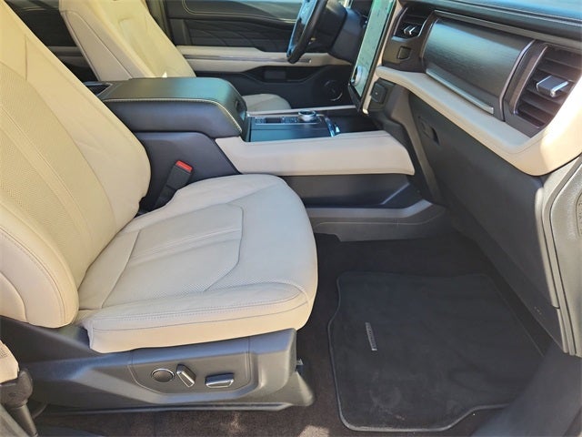 2022 Ford Expedition Platinum