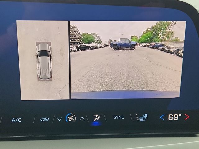 2024 Chevrolet Traverse LS