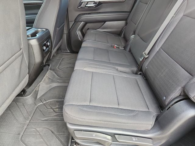 2025 Chevrolet Suburban LS