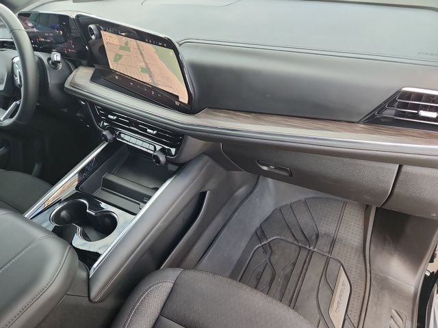 2025 Chevrolet Suburban LS