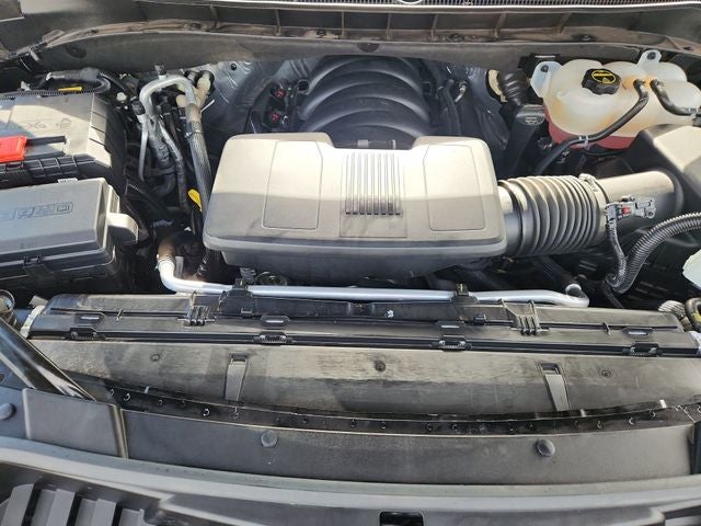 2025 Chevrolet Suburban LS