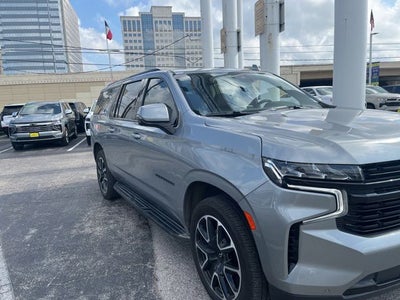 2023 Chevrolet Suburban RST