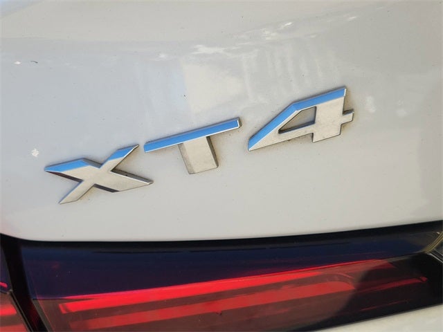 2020 Cadillac XT4 Premium Luxury