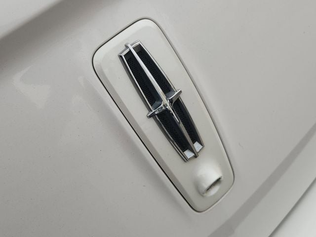 2013 Lincoln MKS Base