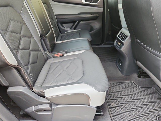 2024 Volkswagen Atlas 2.0T Peak Edition SE w/Technology