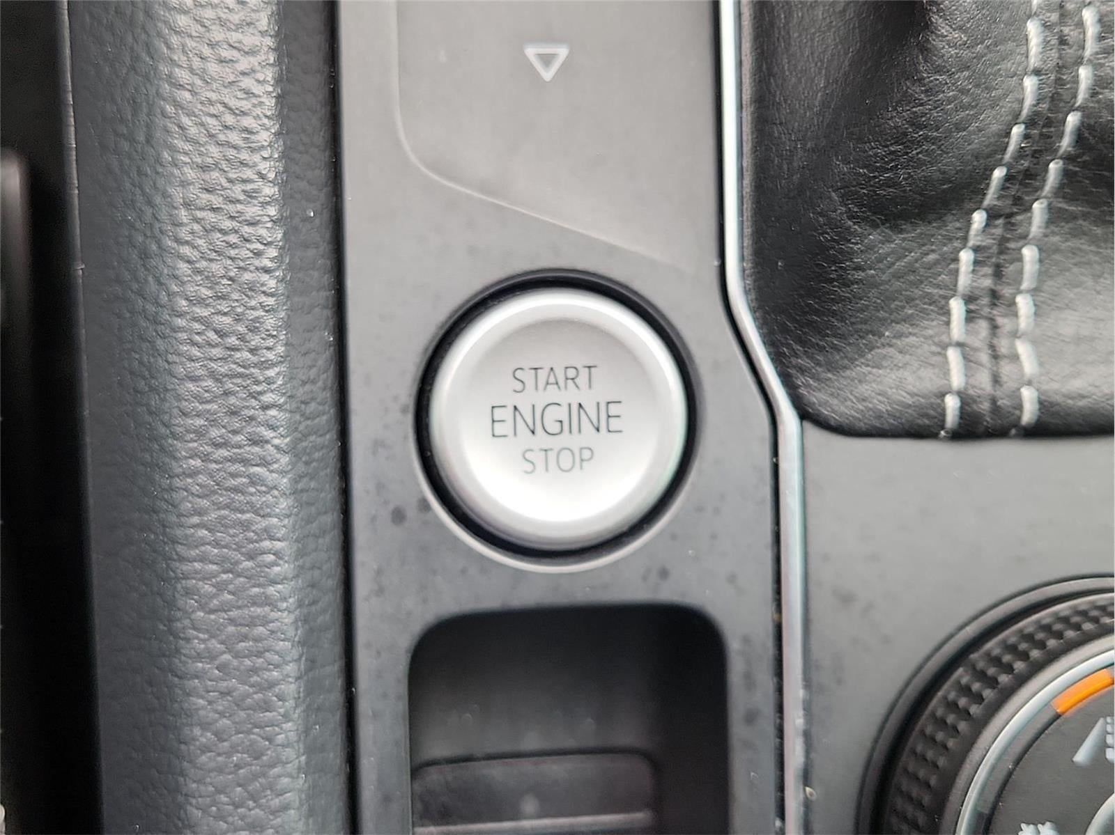 2023 Volkswagen Atlas 3.6L V6 SEL R-Line Black