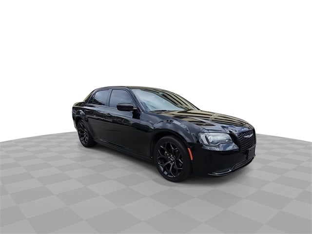 2019 Chrysler 300 Touring