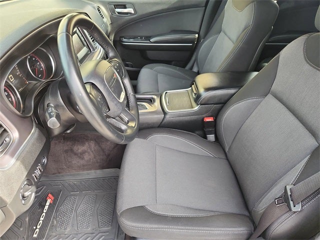 2016 Dodge Charger SE