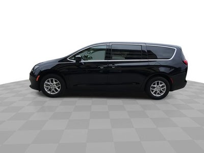 2024 Chrysler Voyager LX