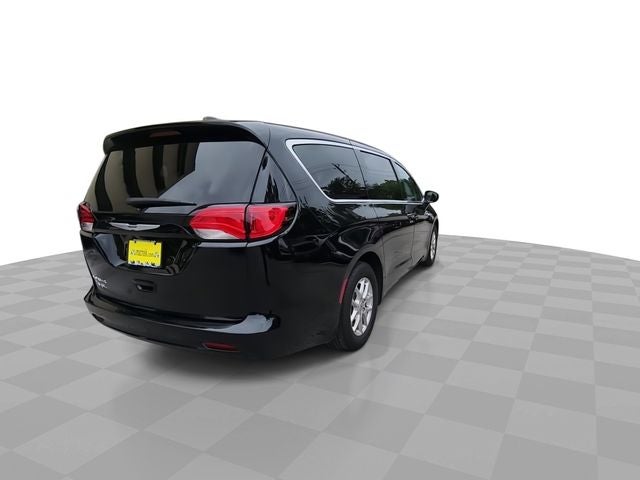 2024 Chrysler Voyager LX